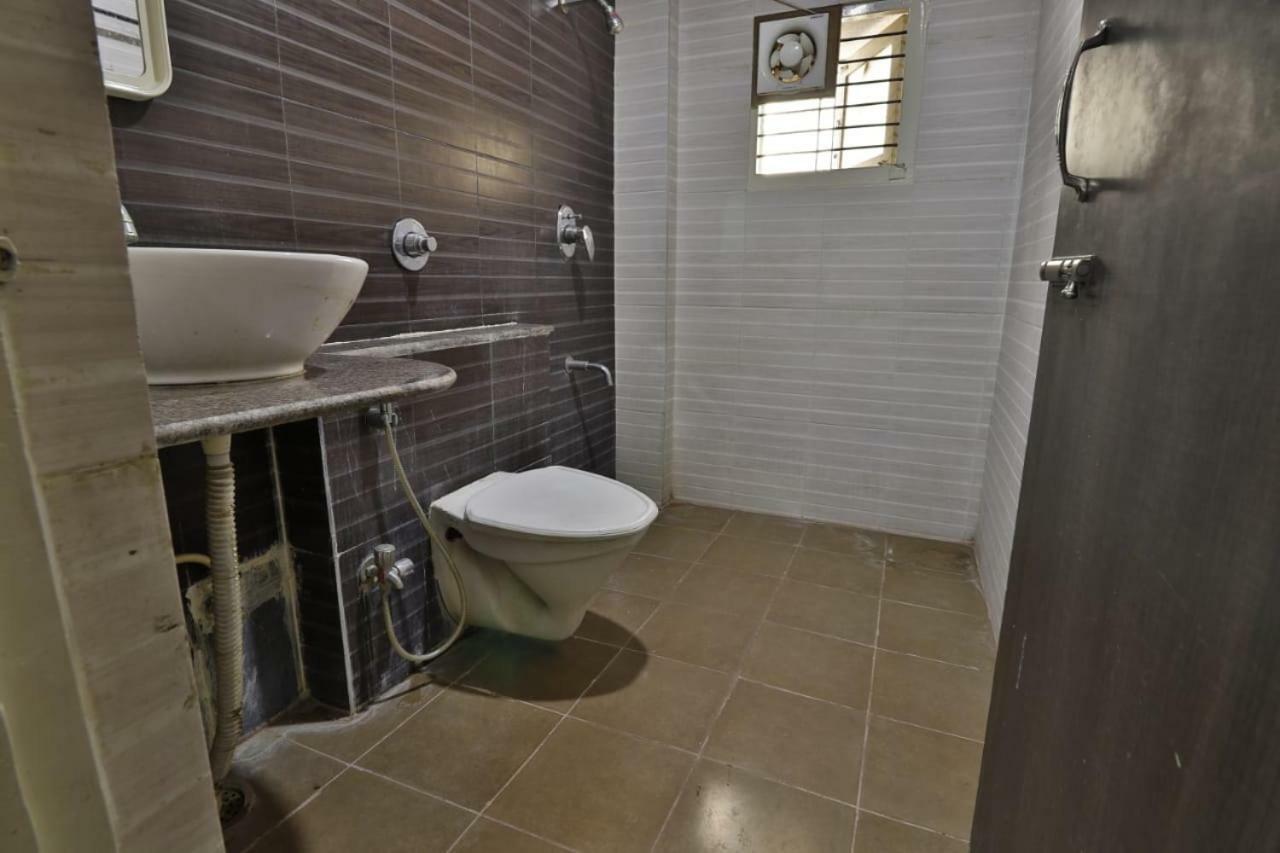 Vijaya Lakshmi Residency Hotell Bangalore Exteriör bild